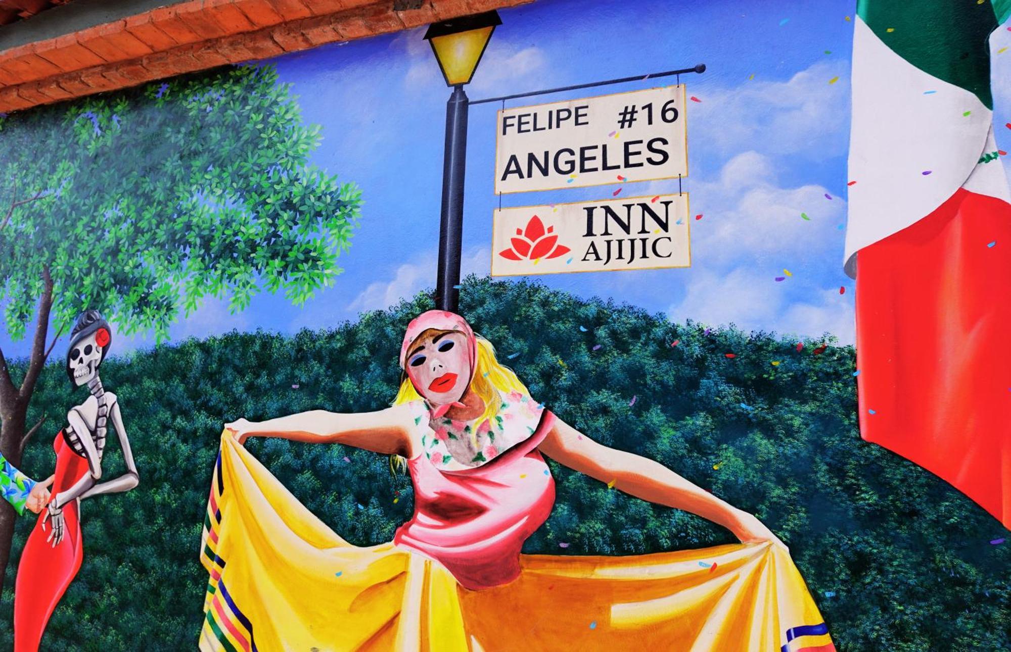 Enjoy Ac In The Queen's At